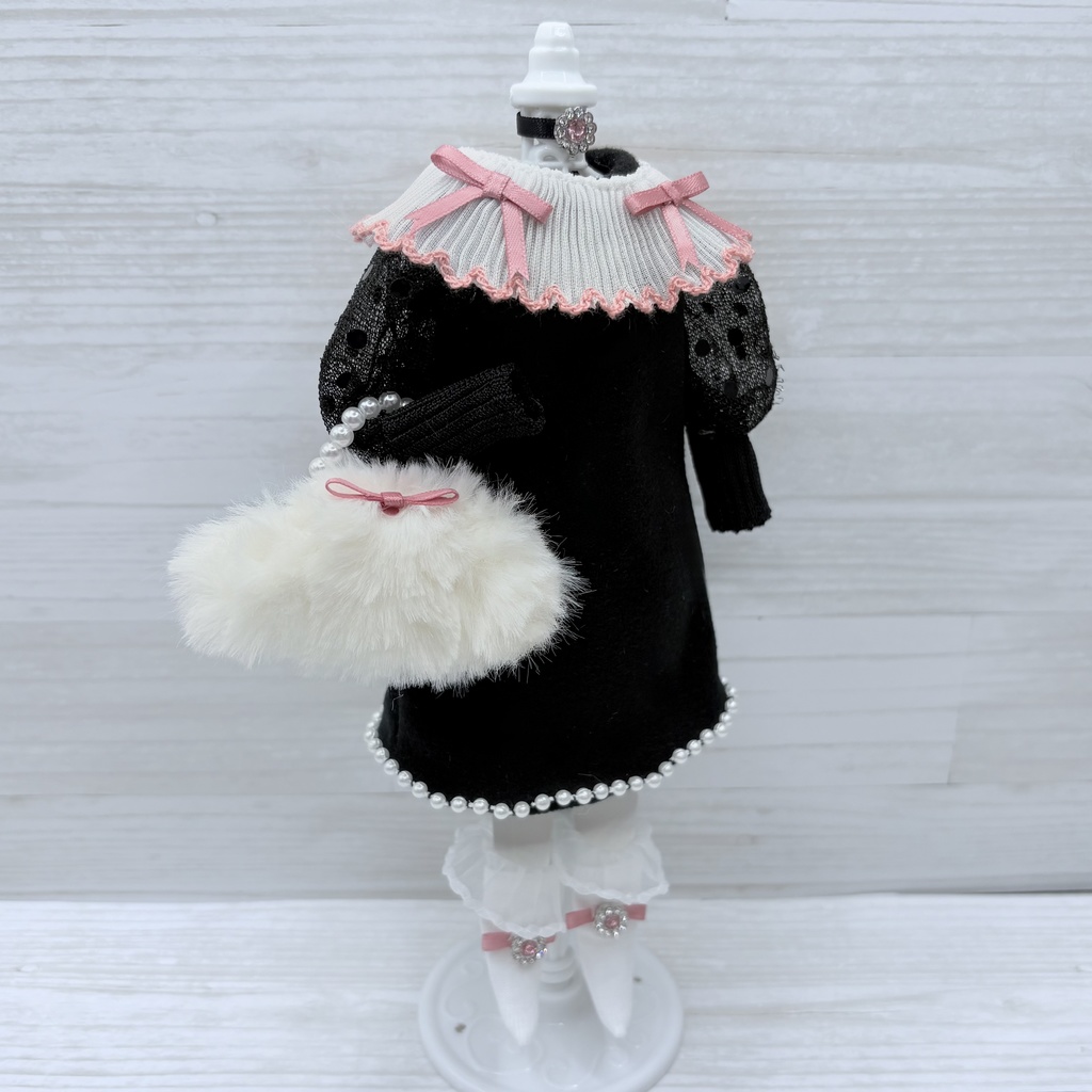 プードルのおじょうさんワンピース　22cmサイズ　ドール服