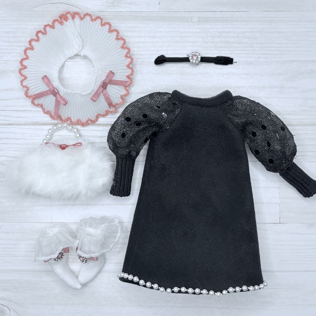 プードルのおじょうさんワンピース　22cmサイズ　ドール服
