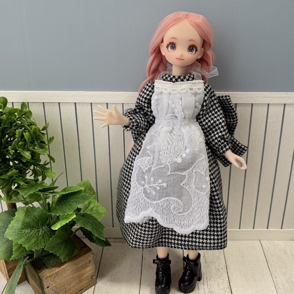千鳥格子エプロンワンピース　22cmサイズ