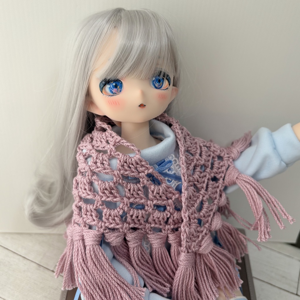 ドール用　フリンジたくさん手編みの三角ショール