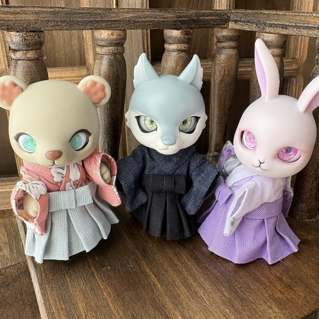 袴風ワンピース　カプセルドール、ハニーベアサイズ