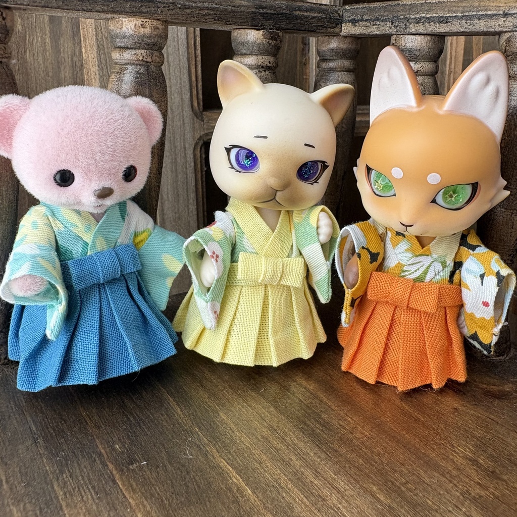 袴風ワンピース　カプセルドール、ハニーベアサイズ
