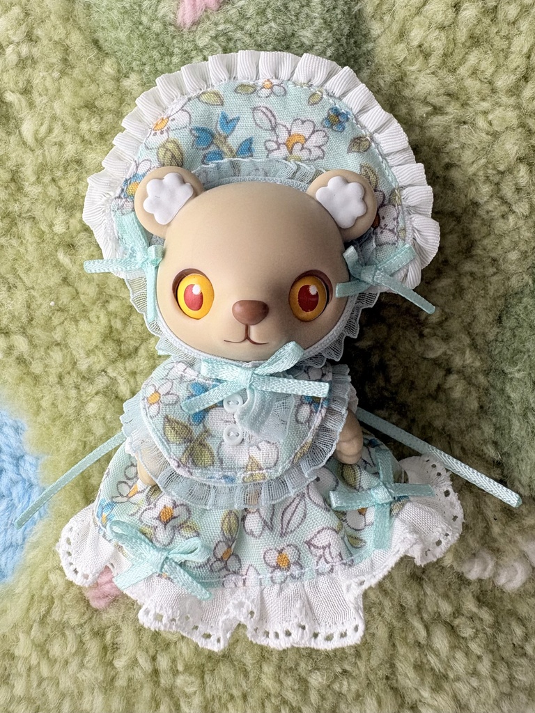 フリルたくさん豪華ワンピース　カプセルドールサイズ