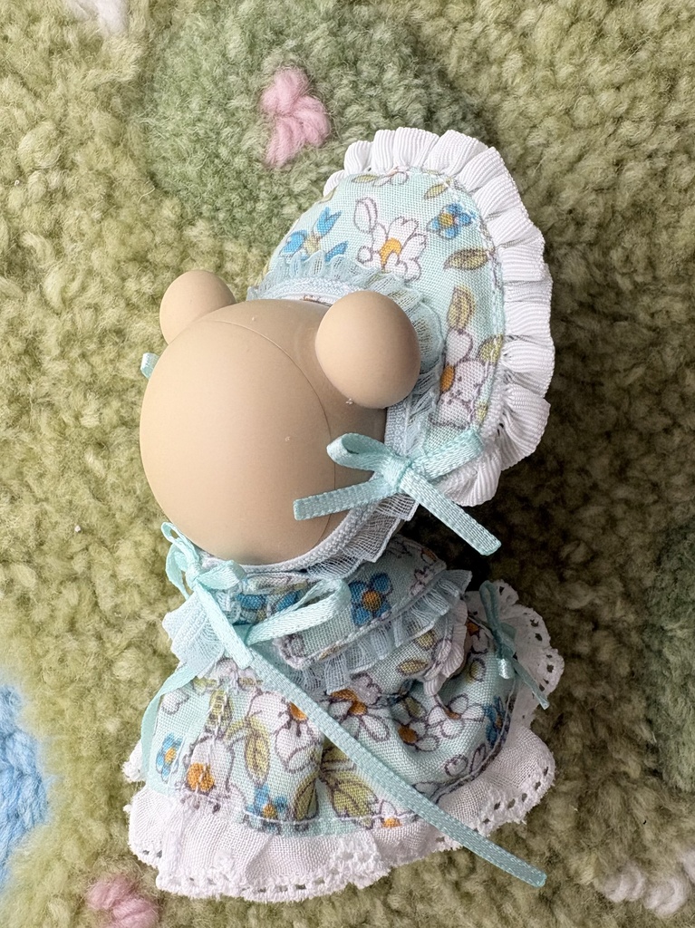 フリルたくさん豪華ワンピース　カプセルドールサイズ