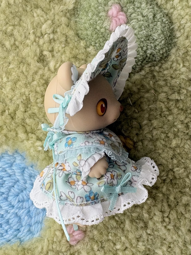 フリルたくさん豪華ワンピース　カプセルドールサイズ