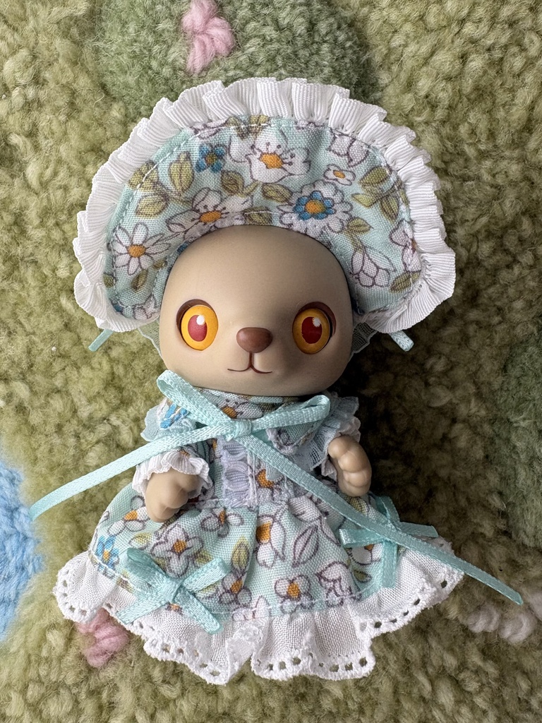 フリルたくさん豪華ワンピース　カプセルドールサイズ