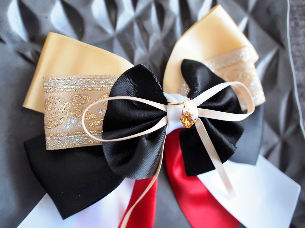 大包平 肥前忠広  南泉一文字【夢見蝶の絹飾り】ペンラリボンorバッグチャームorヘアアクセ