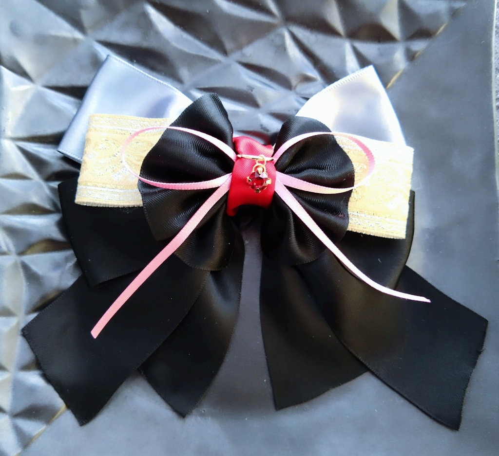 山姥切長義 三日月宗近 へし切長谷部 大般若長光【夢見蝶の絹飾り】ペンラリボンorバッグチャームorヘアアクセ