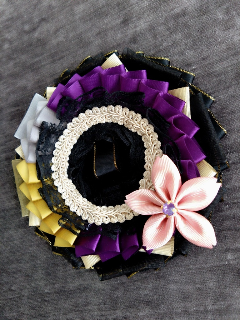 山姥切長義 へし切長谷部 鬼丸国綱 一期一振【雛菊桜のロゼット】