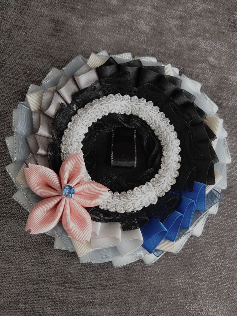 山姥切長義 へし切長谷部 鬼丸国綱 一期一振【雛菊桜のロゼット】