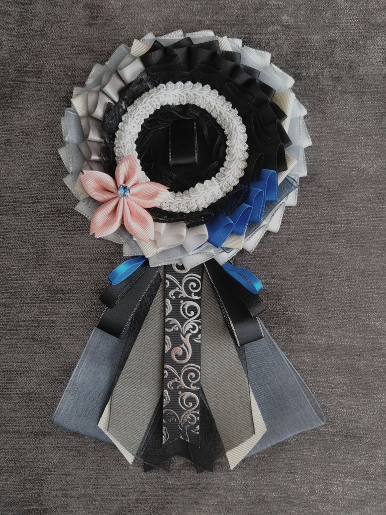 山姥切長義 へし切長谷部 鬼丸国綱 一期一振【雛菊桜のロゼット】