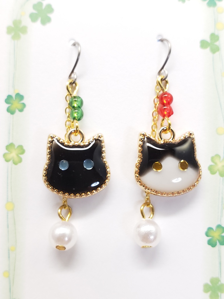 リヴァエレ猫のピアス