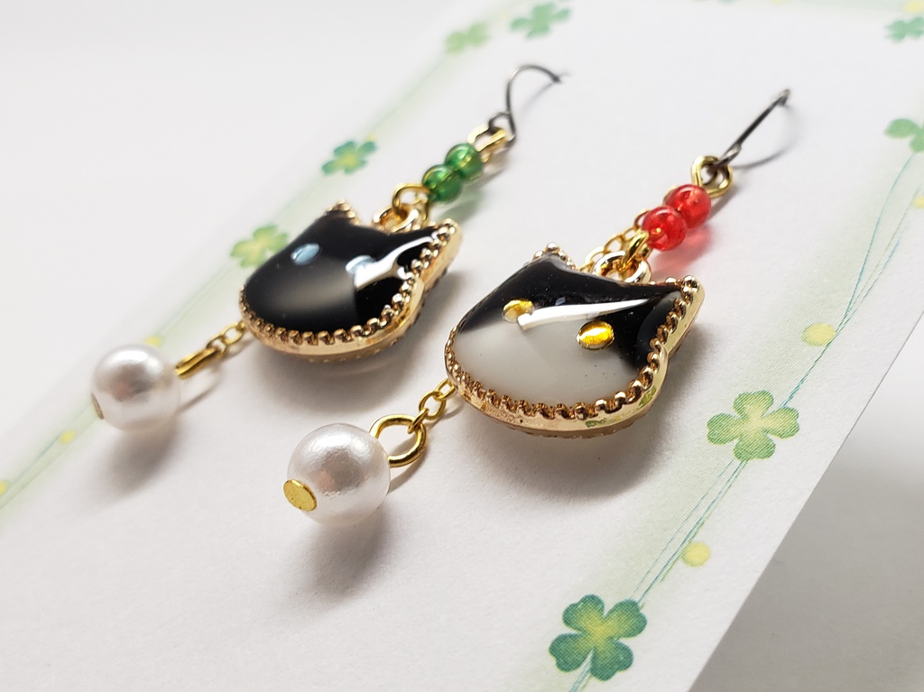 リヴァエレ猫のピアス