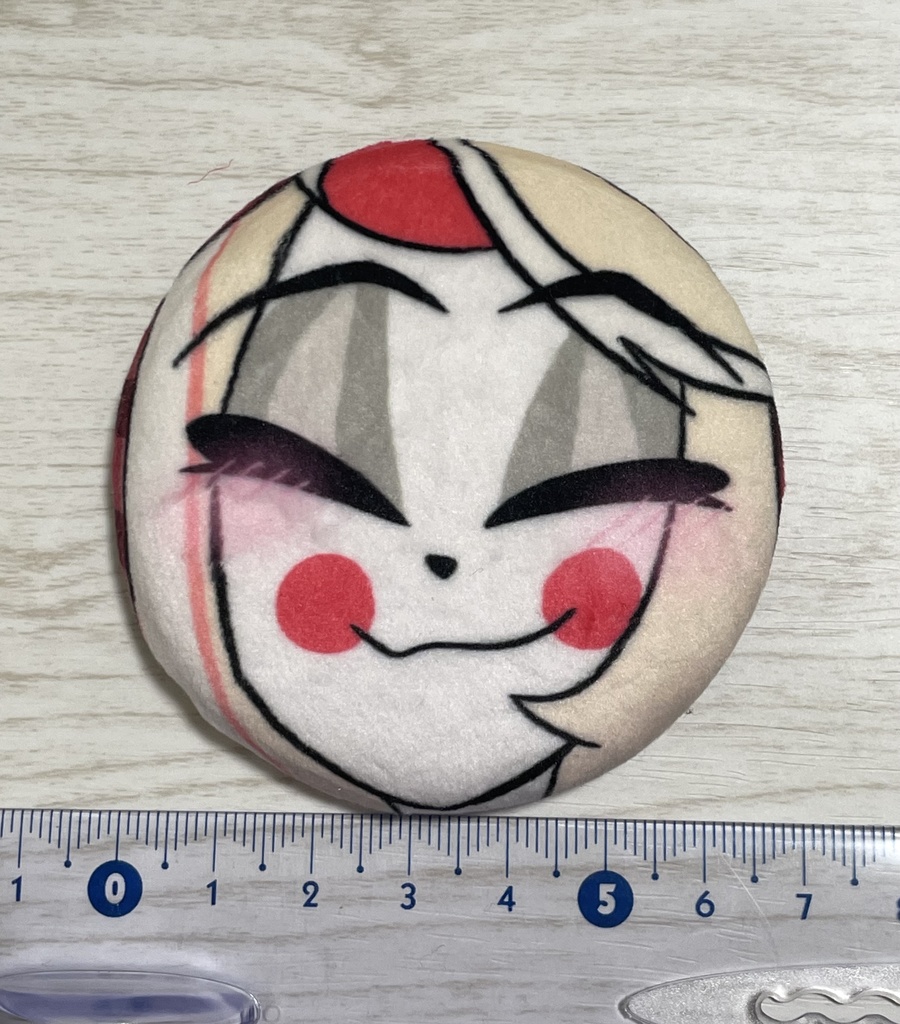 チャーリーほっぺたふわふわ缶バッジ