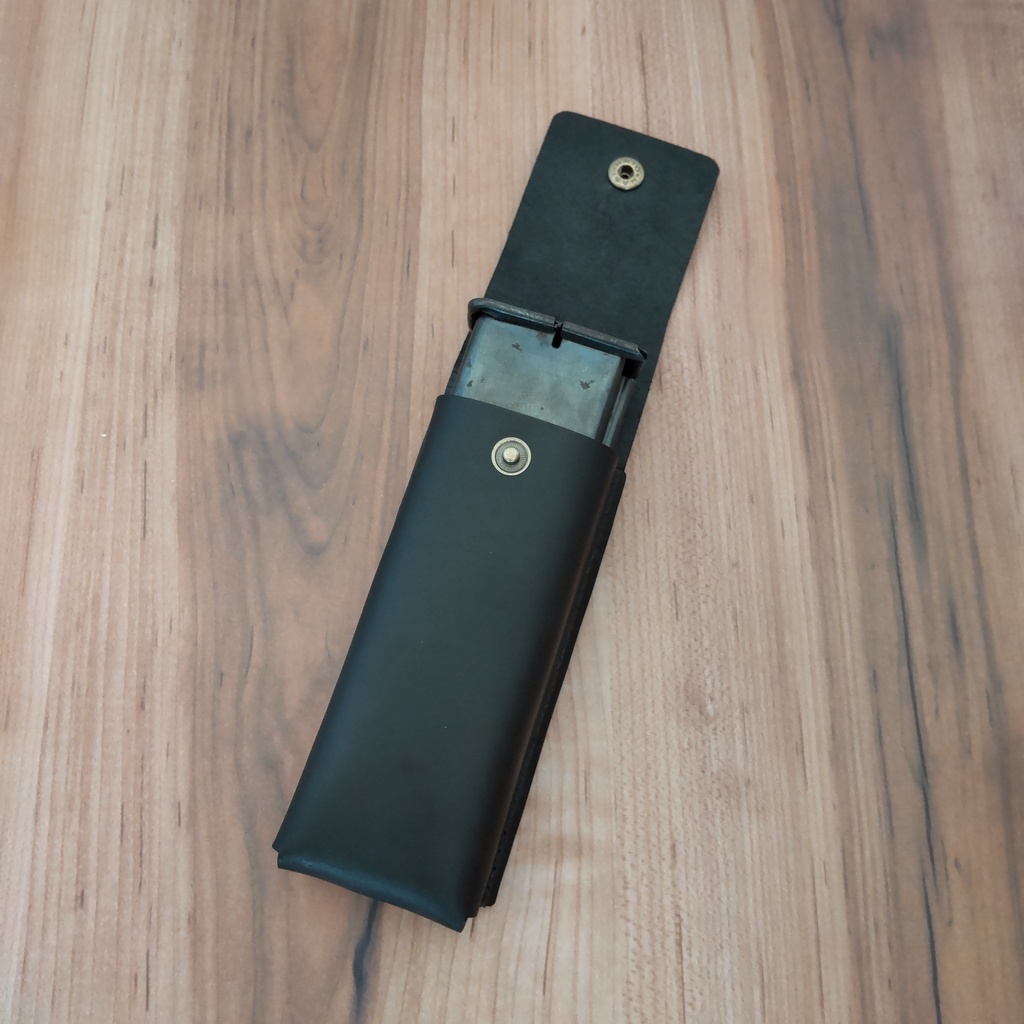 【受注製作】革製マガジンポーチ マルシン モーゼルM712用マガジン対応
