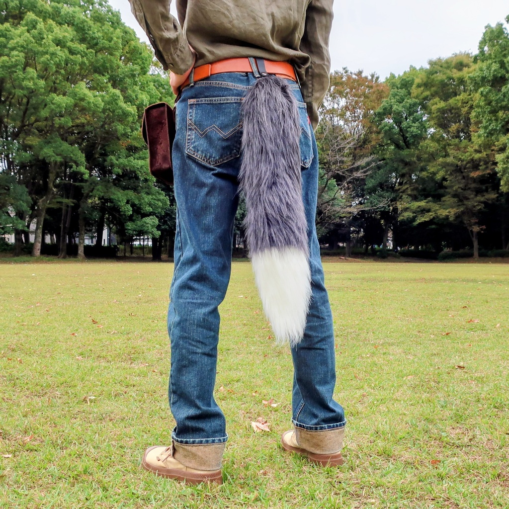 【受注製作】手軽に身につけられるキツネ風デザインの大きな尻尾