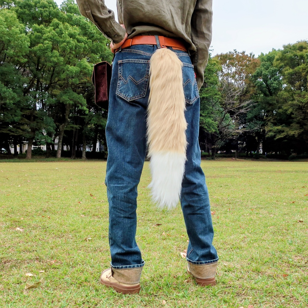 【受注製作】手軽に身につけられるキツネ風デザインの大きな尻尾