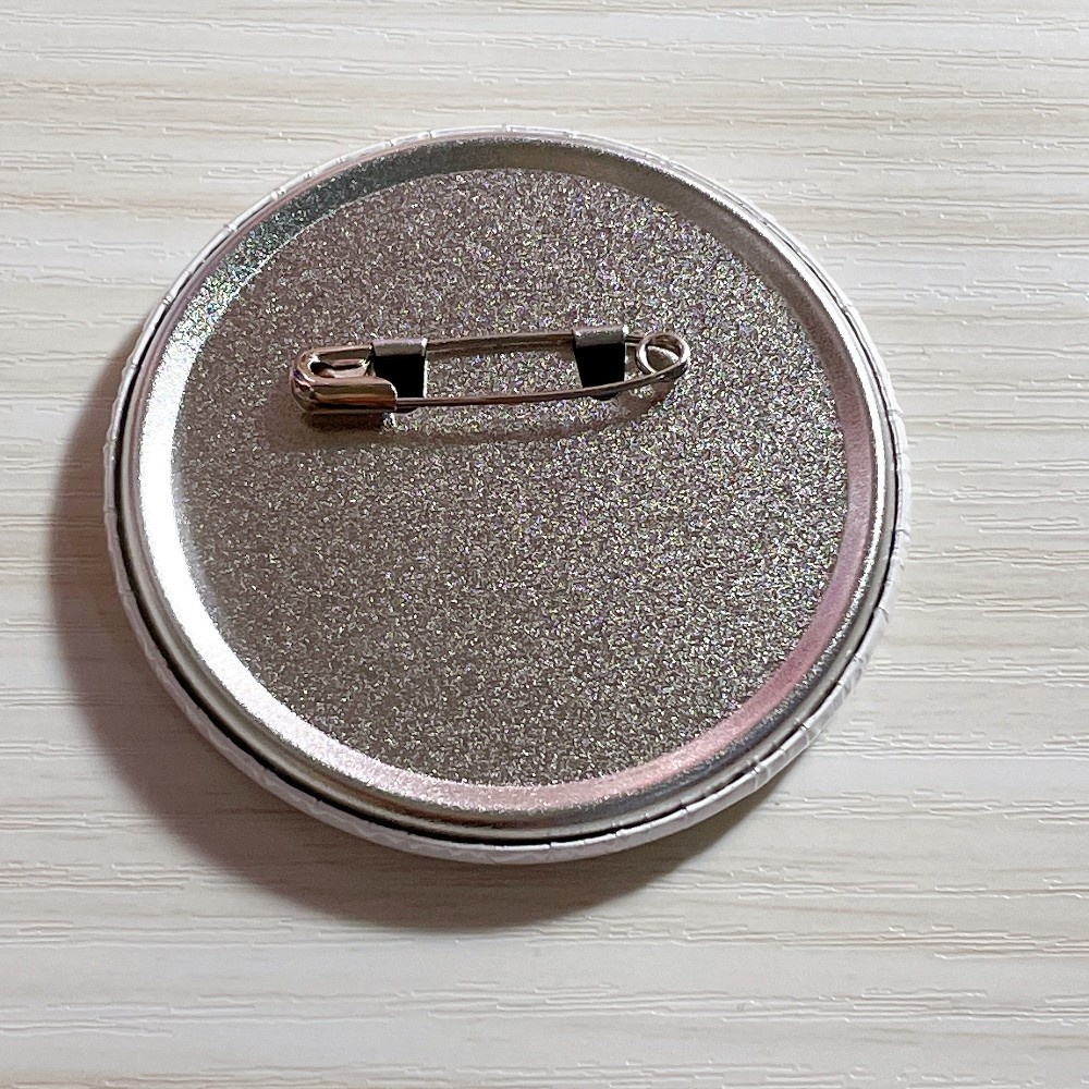 活動6周年 缶バッジ56mm