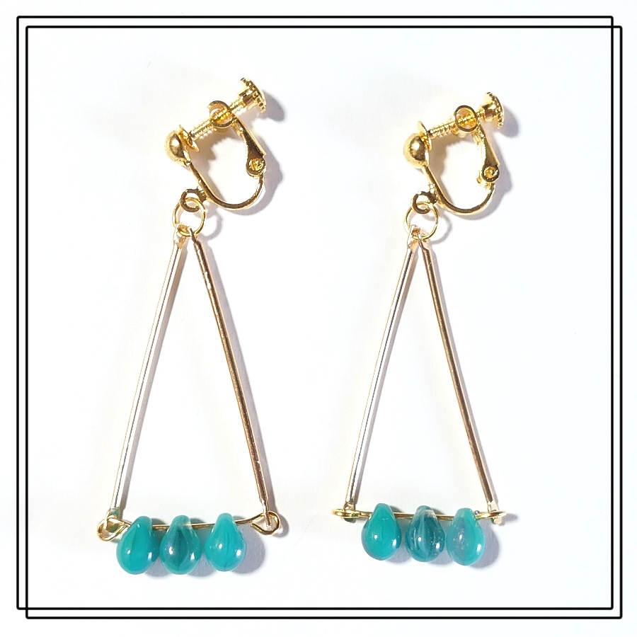 推しカラーチェコビーズピアス