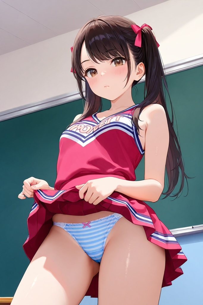 生パンチアガールのたくし上げ&ハイキックパンチラ