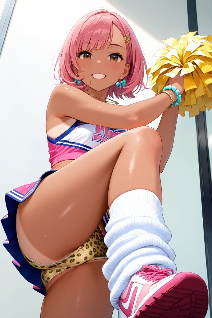 生パンチアガールのたくし上げ&ハイキックパンチラ