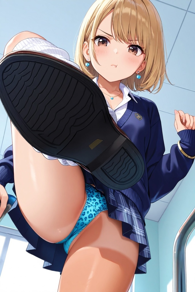 ルーズソックスJKの踏みつけパンチラ