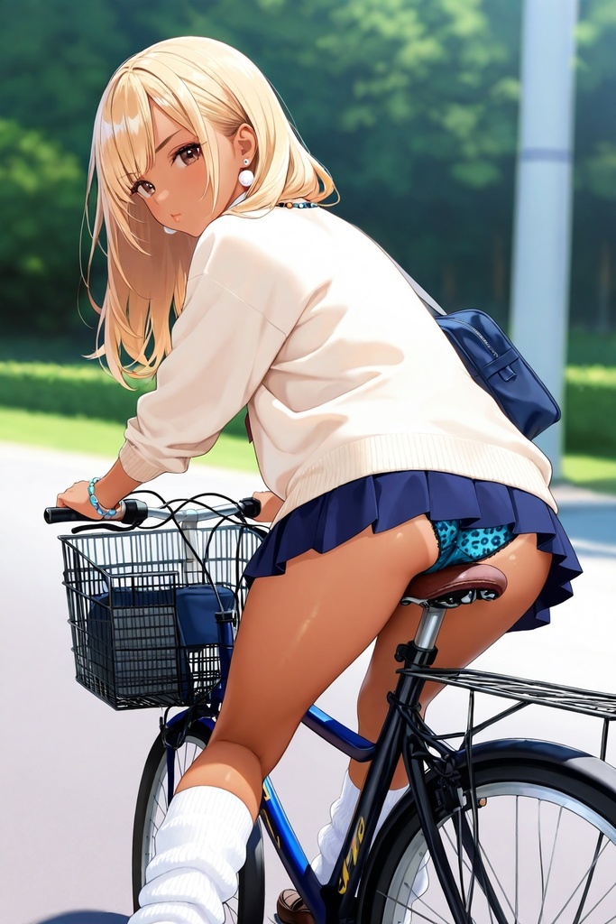 ルーズソックスJKの自転車パンチラ