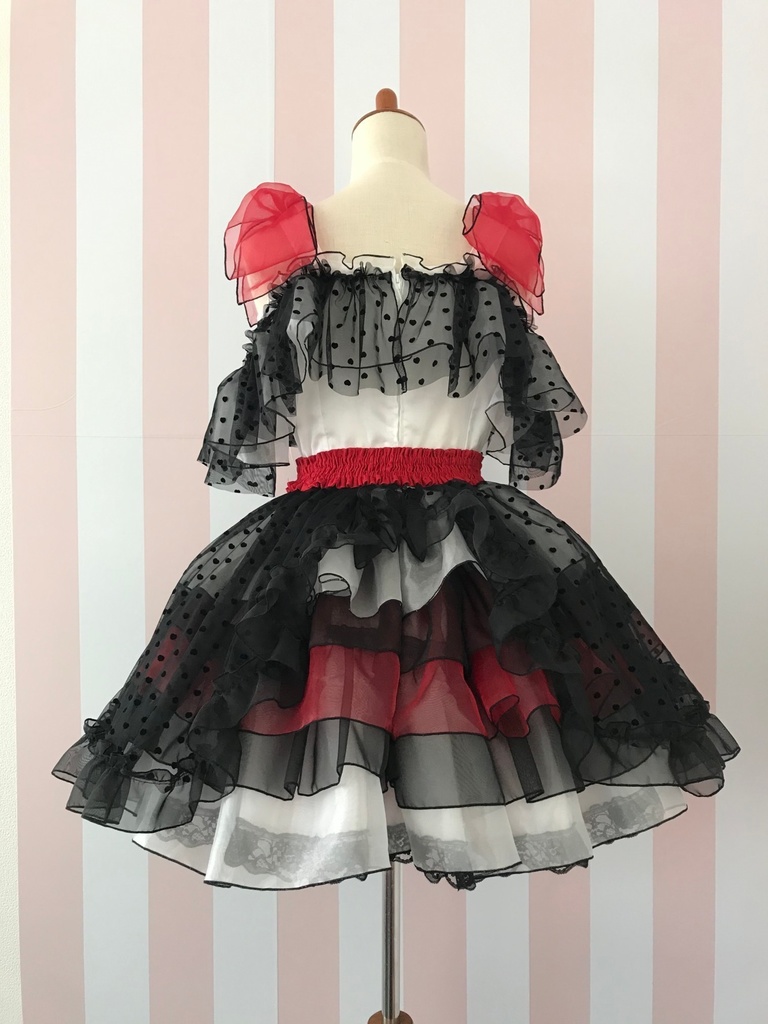 ふわふわ小悪魔🖤なアイドル衣装