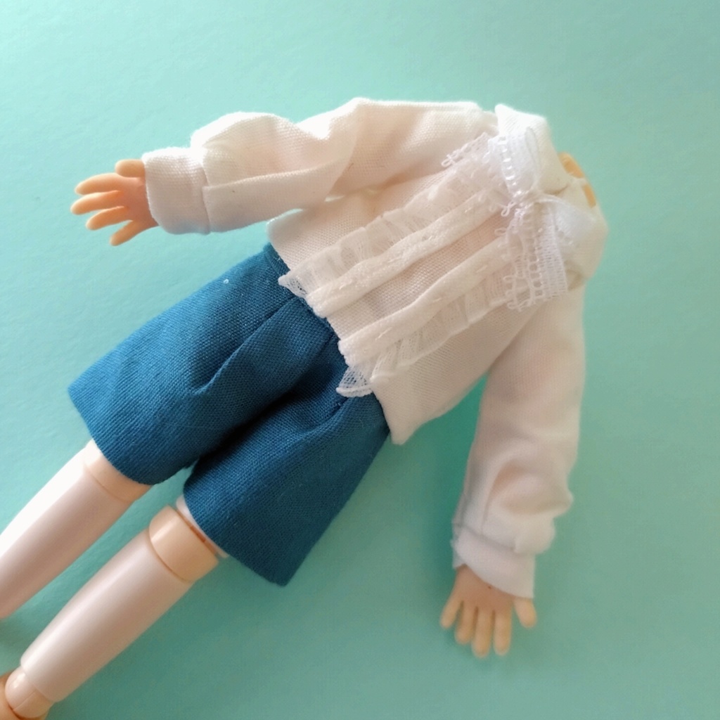 クラシックな少年服