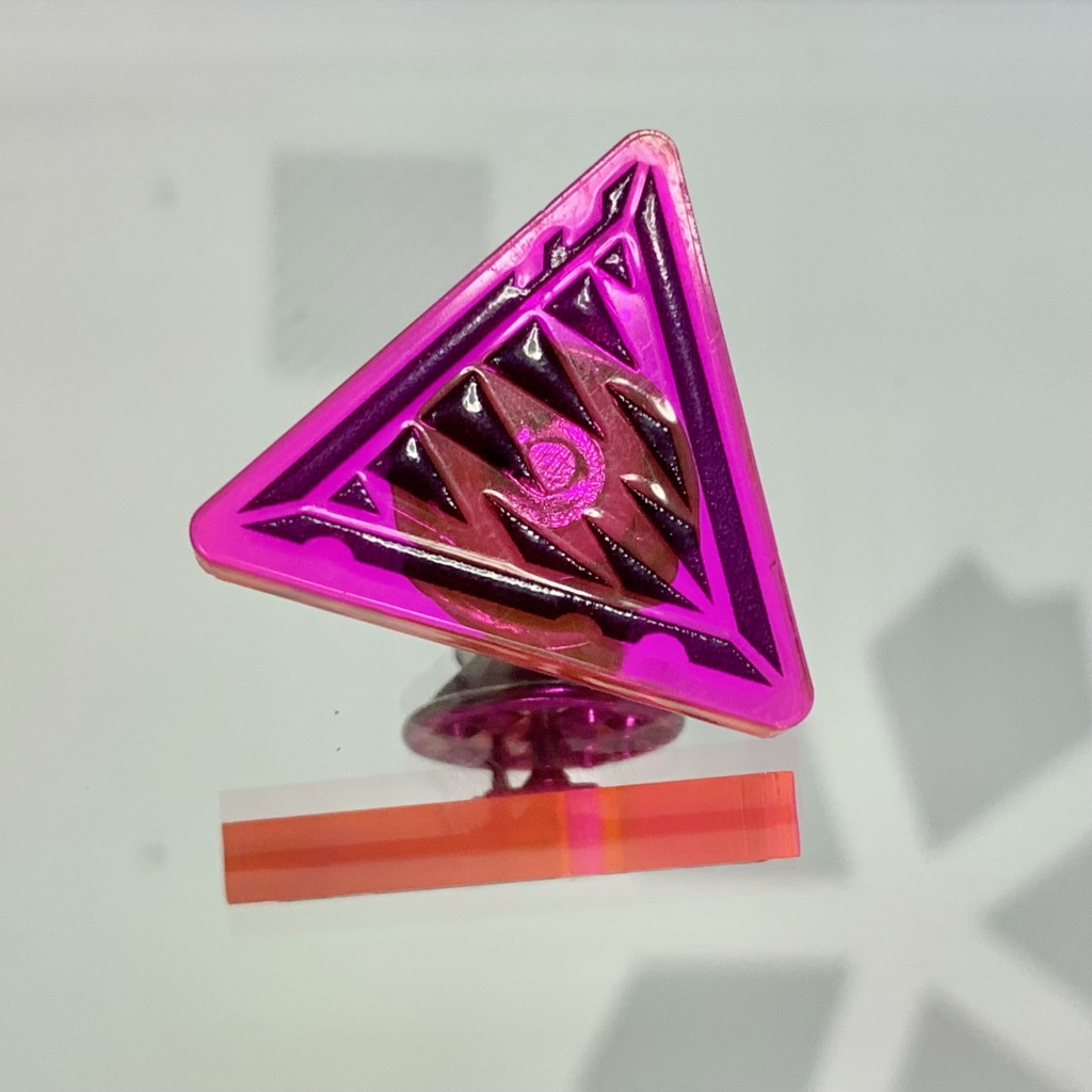 アクリルピンブローチ