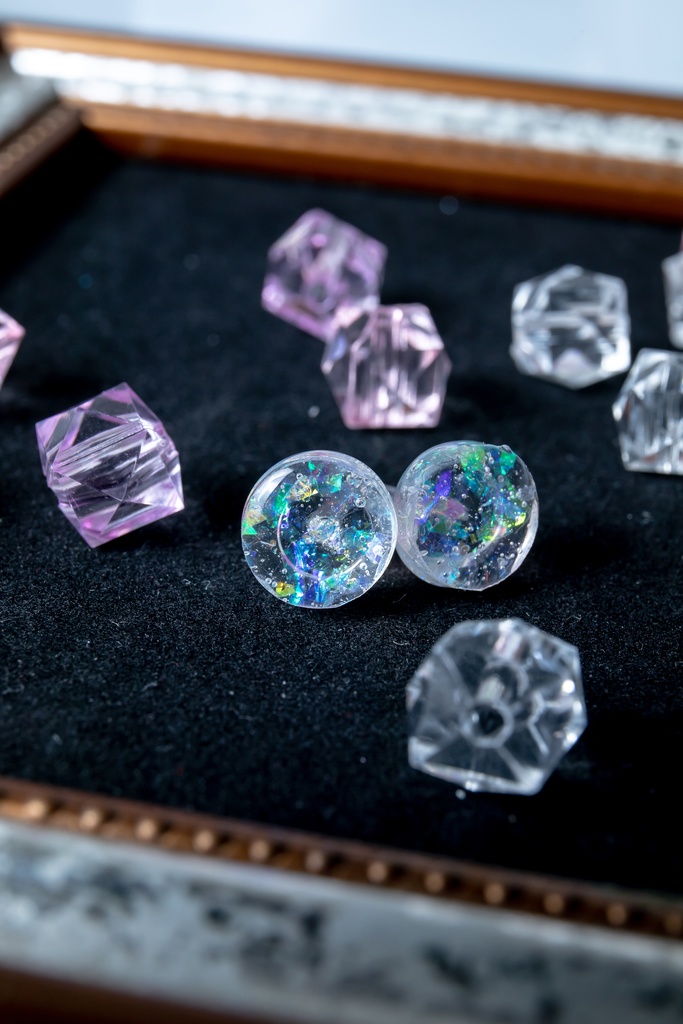 ちいさなきらきらピアス