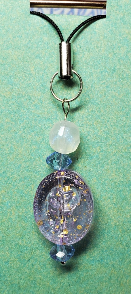 シンプル可愛いストラップ二つと謎の魚キーホルダー