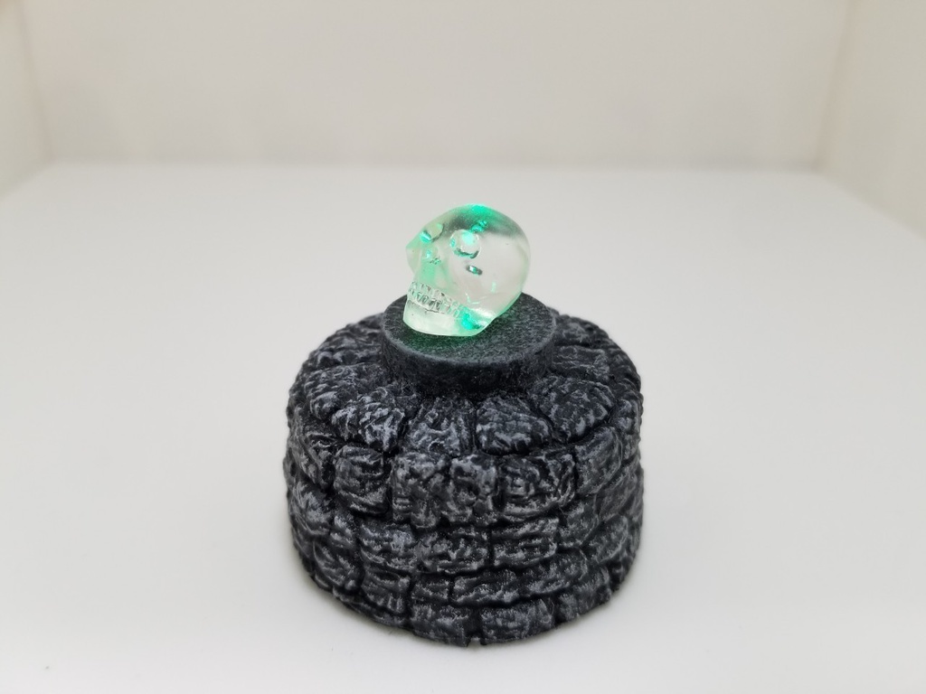 【光る!】七色に光るクリスタルスカルフィギュア【塗装済み完成品】