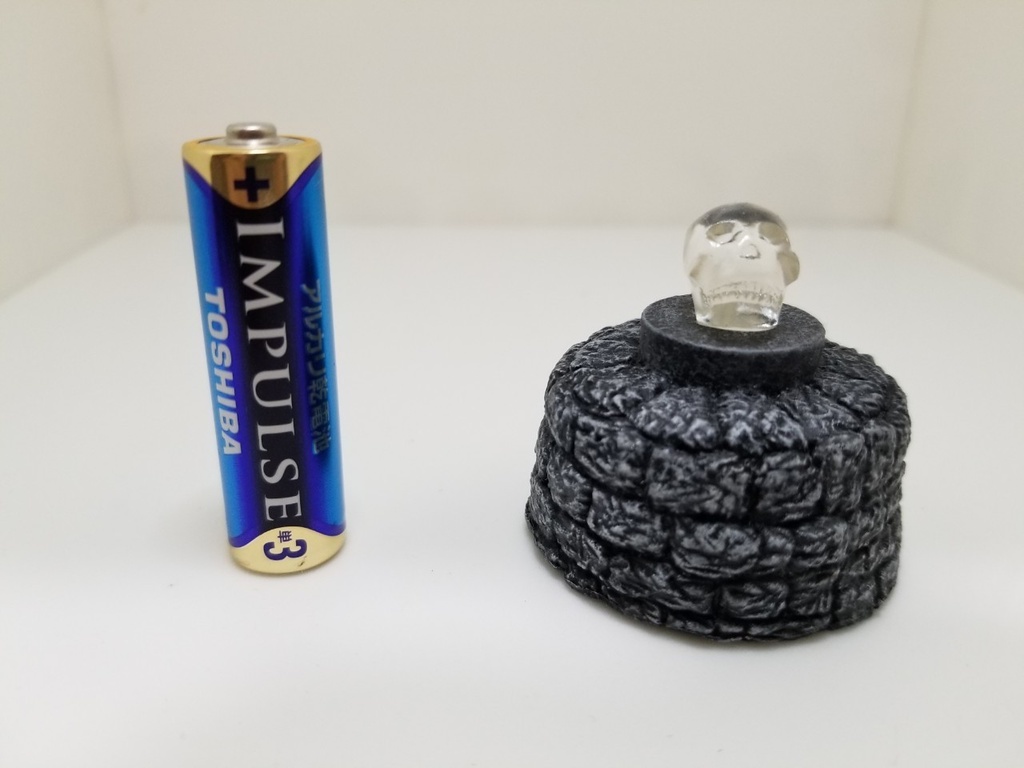 【光る!】七色に光るクリスタルスカルフィギュア【塗装済み完成品】