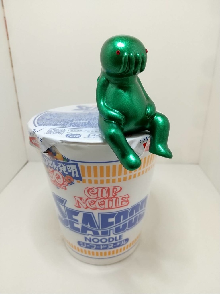 おすわりクトゥルー像