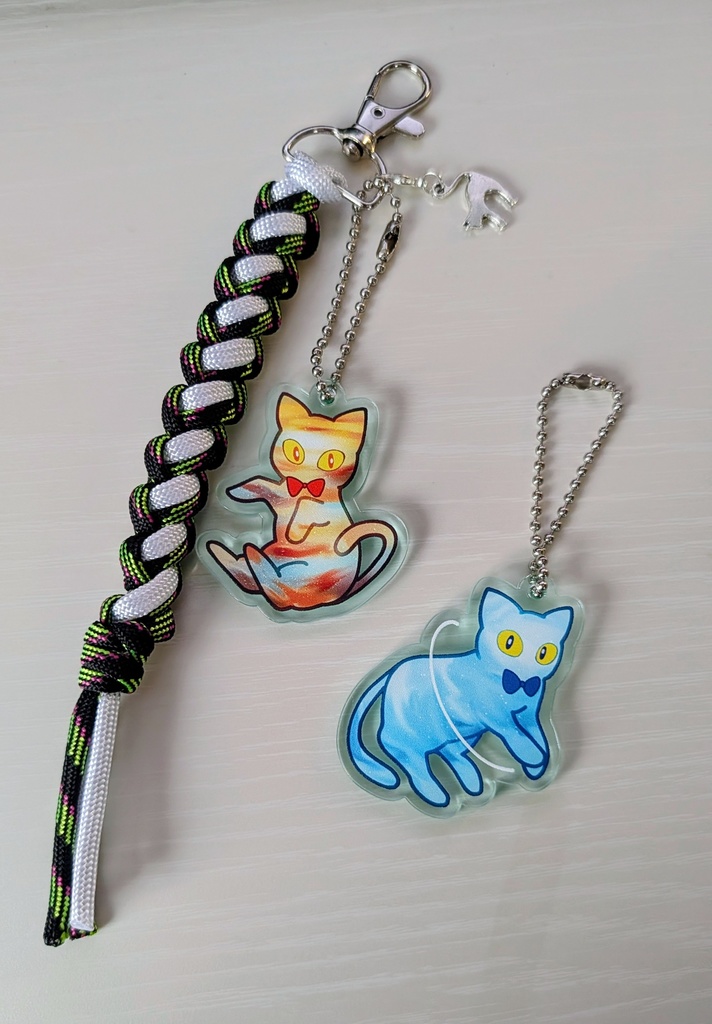 COSMIC CAT KEYHOLDER