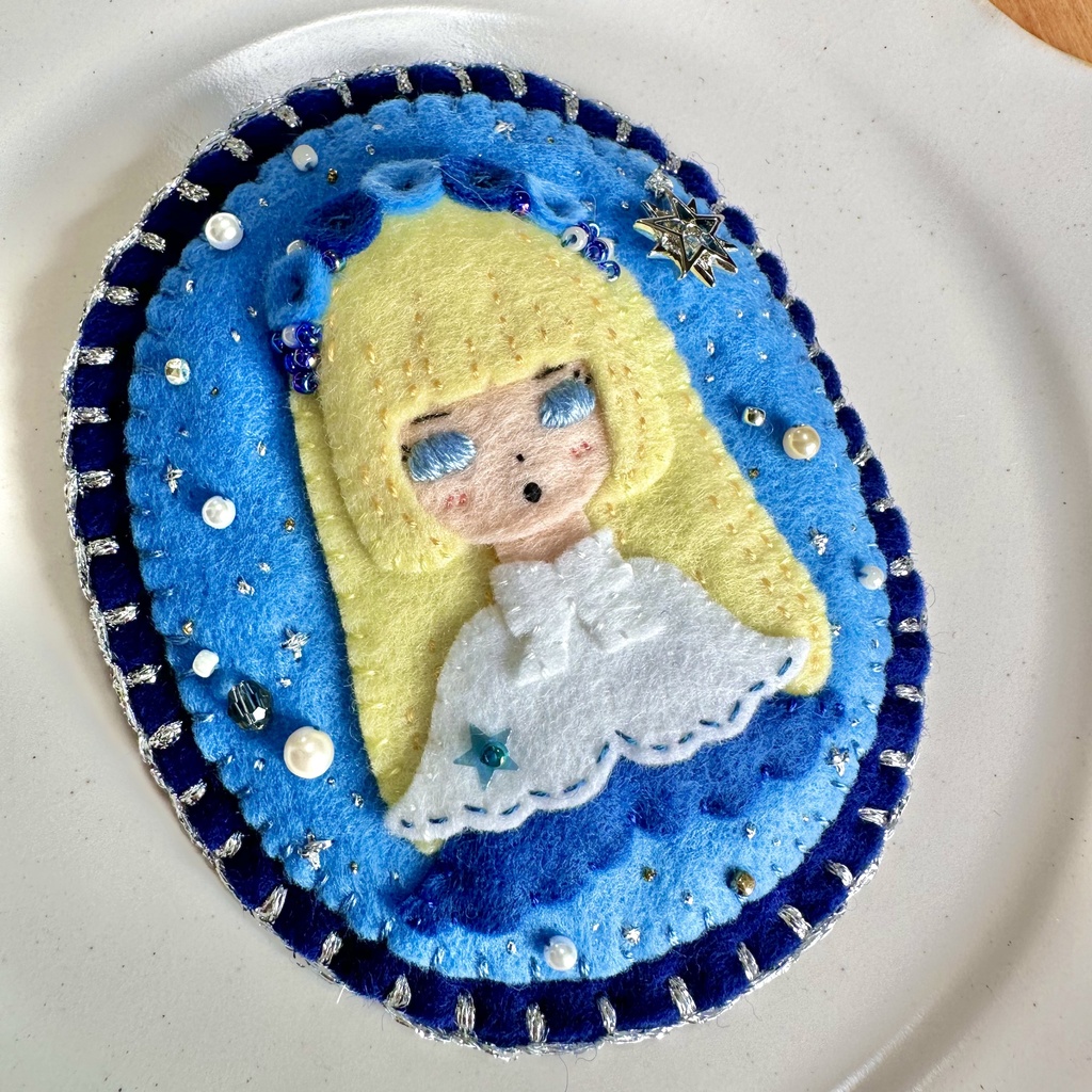 ロクリア【星屑の革紐】フェルトワッペン