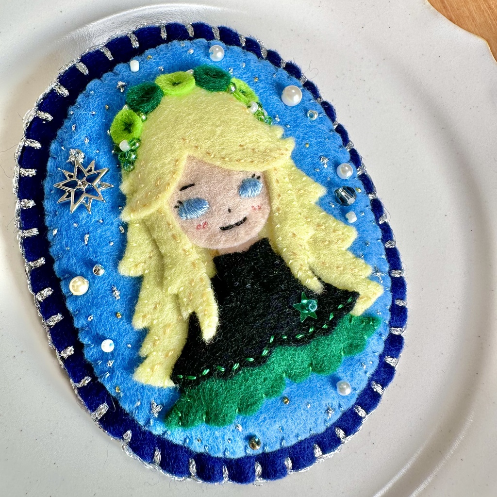 リュディア【星屑の革紐】フェルトワッペン