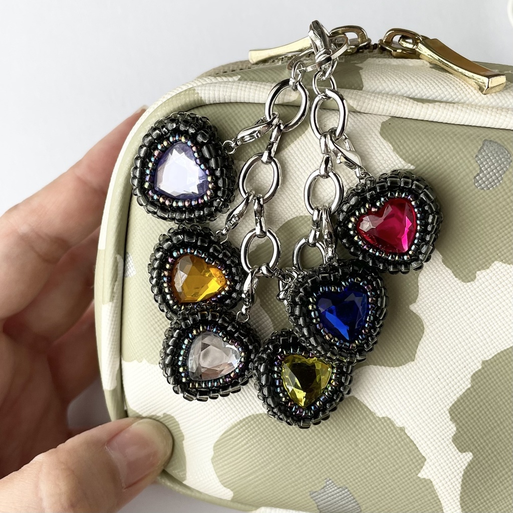 匿名配送 ブラックハートのバッグチャーム 推し活 推し色