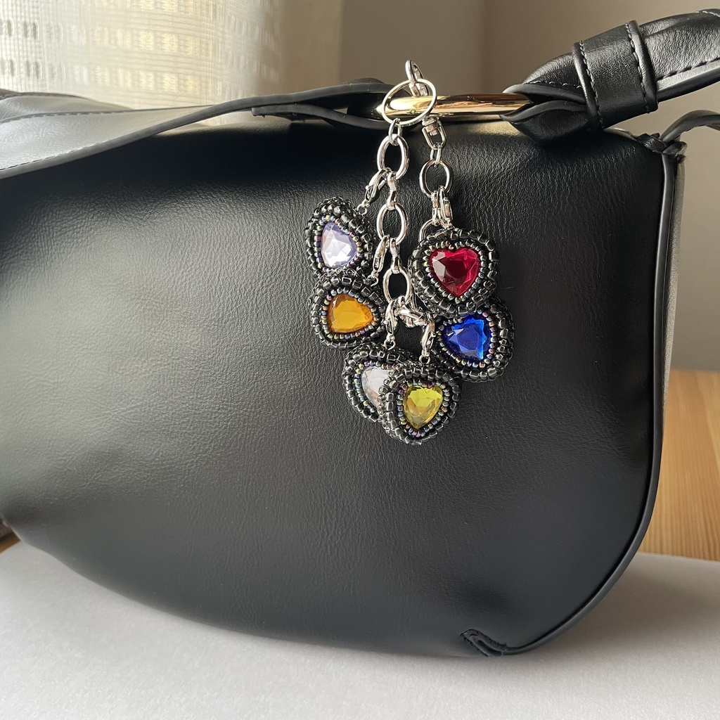 匿名配送 ブラックハートのバッグチャーム 推し活 推し色