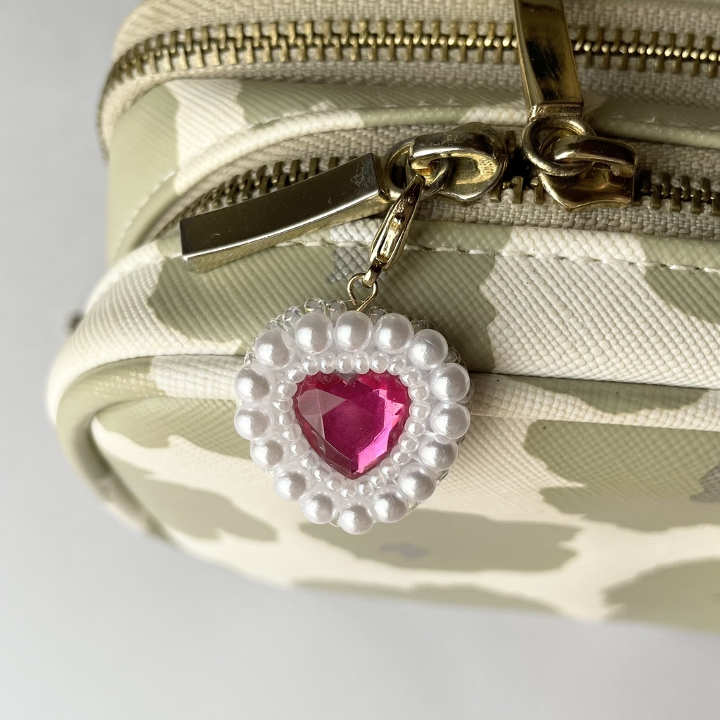 匿名配送 ホワイトハートのバッグチャーム 推し活 推し色