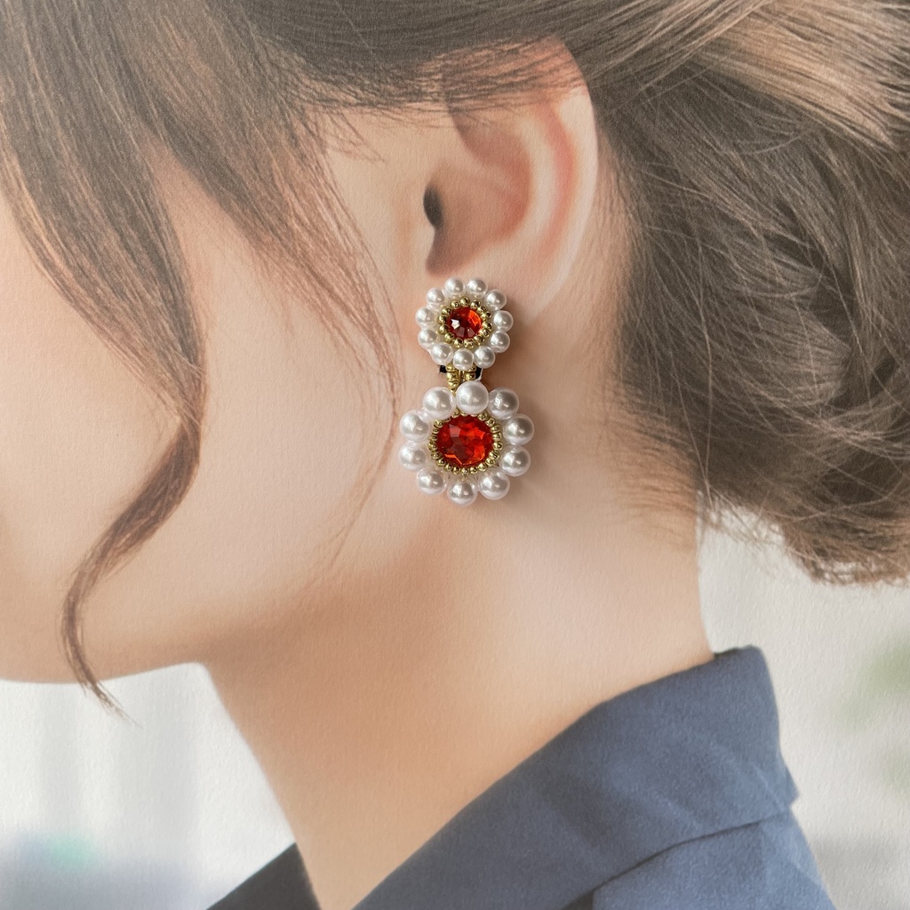 001 匿名配送 ハンドメイド イヤリング パール 花 赤 ビーズ刺繍 推し活 推し色