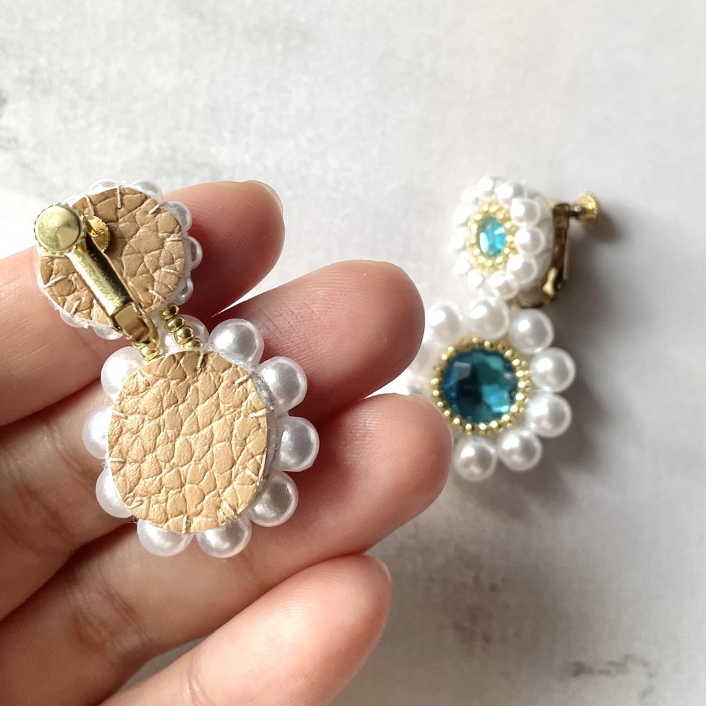 002 匿名配送 ハンドメイド イヤリング パール ビーズ刺繍 青 お花 推し活 推し色