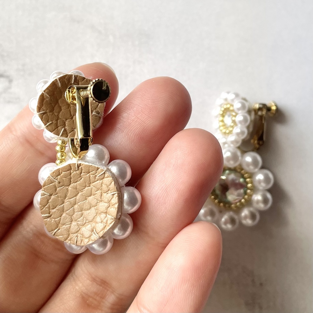 003 匿名配送 ハンドメイド イヤリング ビーズ刺繍 パール お花 シルバー 推し活 推し色