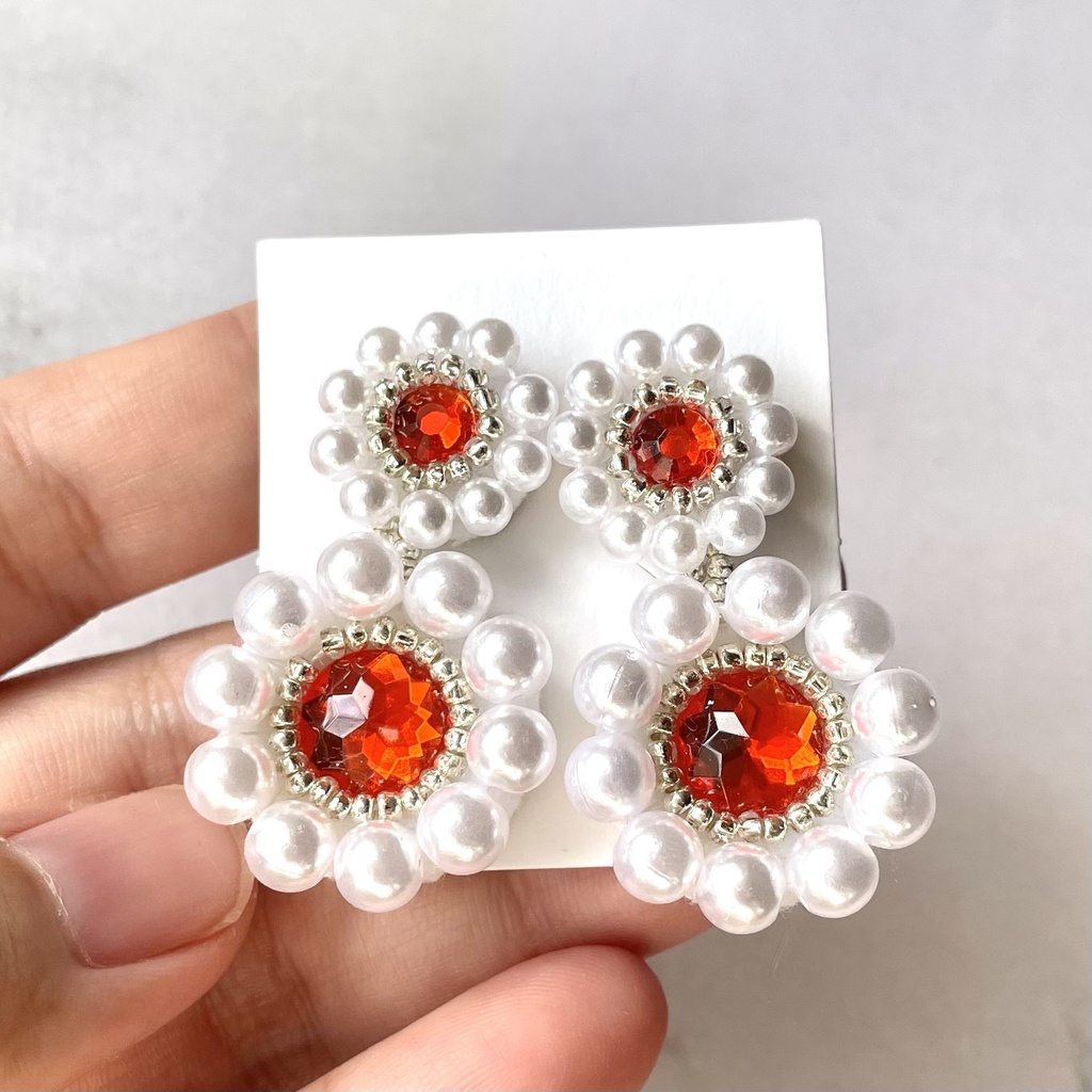 006 匿名配送 ハンドメイド ピアス ビーズ刺繍 お花 赤 推し活 推し色