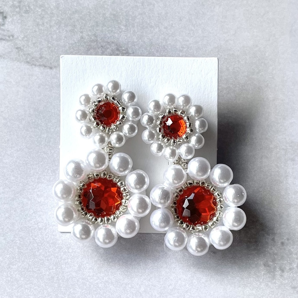 006 匿名配送 ハンドメイド ピアス ビーズ刺繍 お花 赤 推し活 推し色