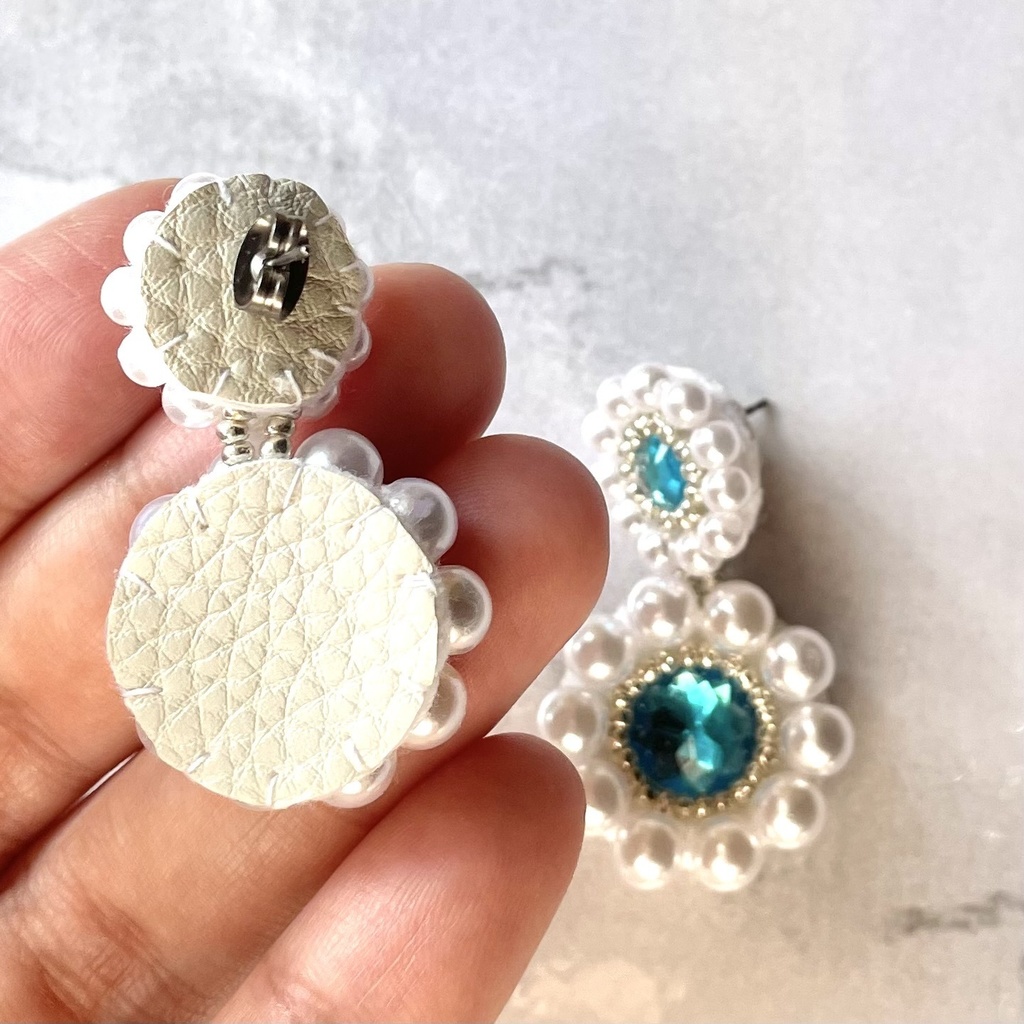 007 匿名配送 ハンドメイド ピアス ビーズ刺繍 お花 青 水色 推し活 推し色