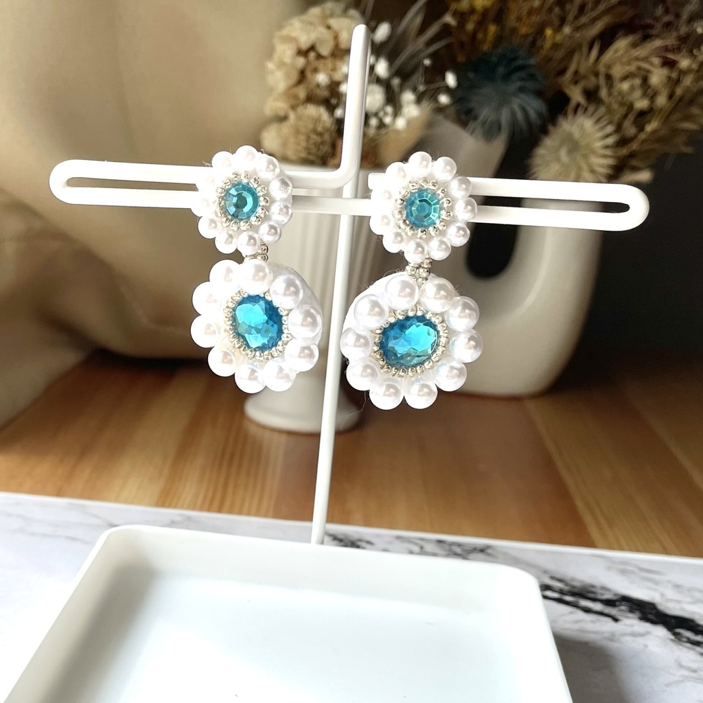 007 匿名配送 ハンドメイド ピアス ビーズ刺繍 お花 青 水色 推し活 推し色