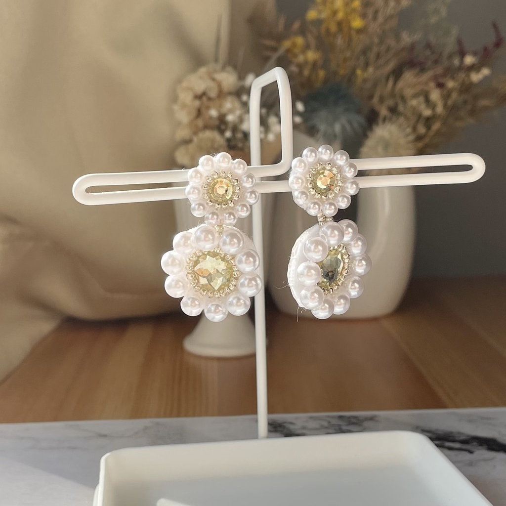 008 匿名配送 ハンドメイド ピアス ビーズ刺繍 お花 黄色 推し活 推し色