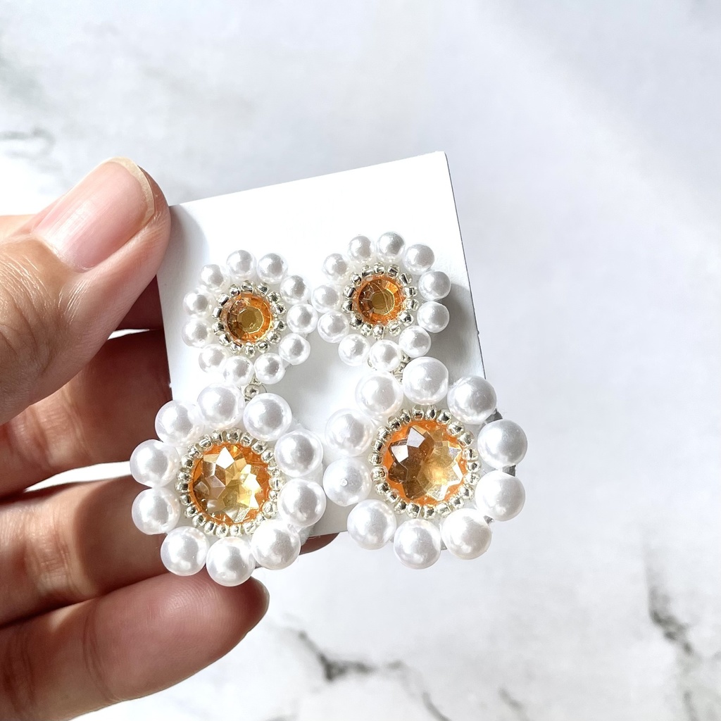 010 匿名配送 ハンドメイド ビーズ刺繍 ピアス お花 オレンジ 推し活 推し色